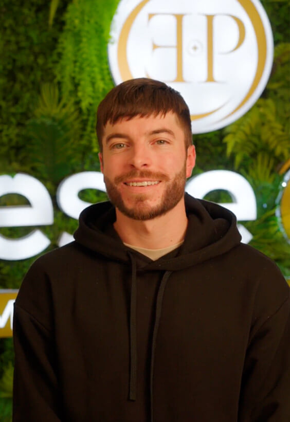 Harry's Beard transplant results With Este Medical