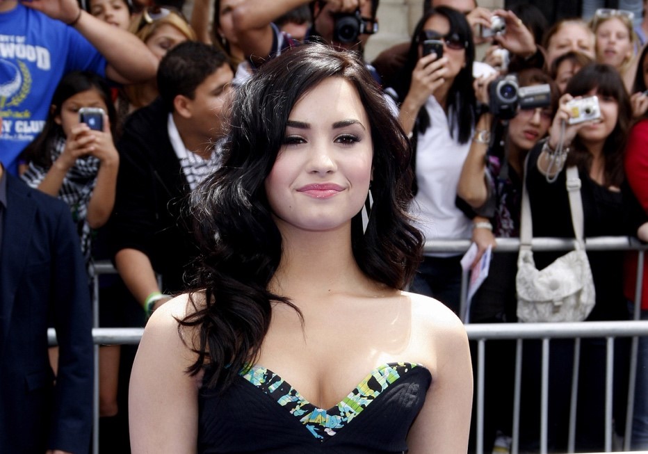 Demi lovato plastic surgery 